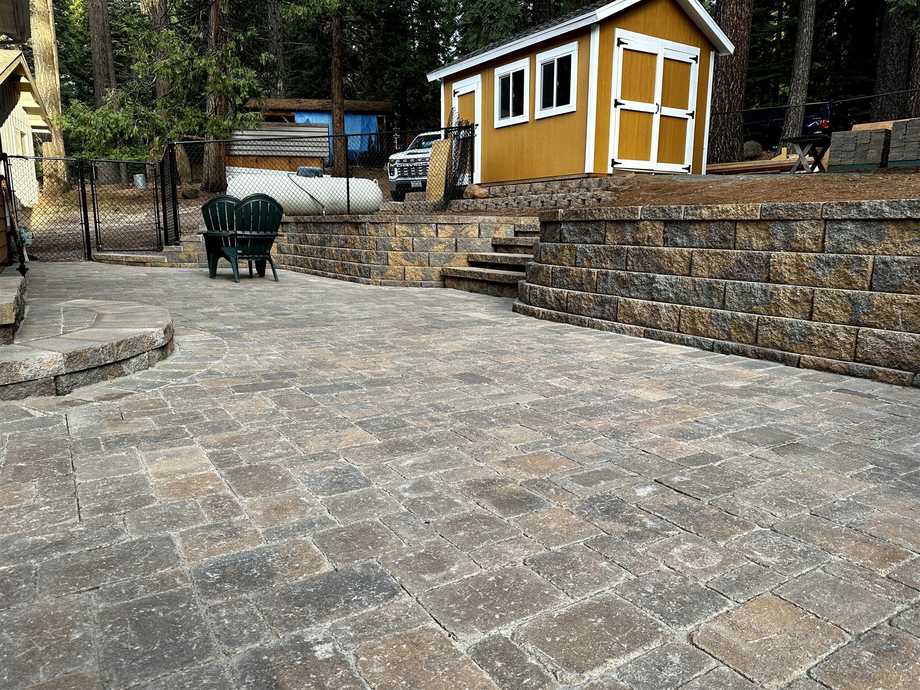 B&C retaining wall and paver patio project